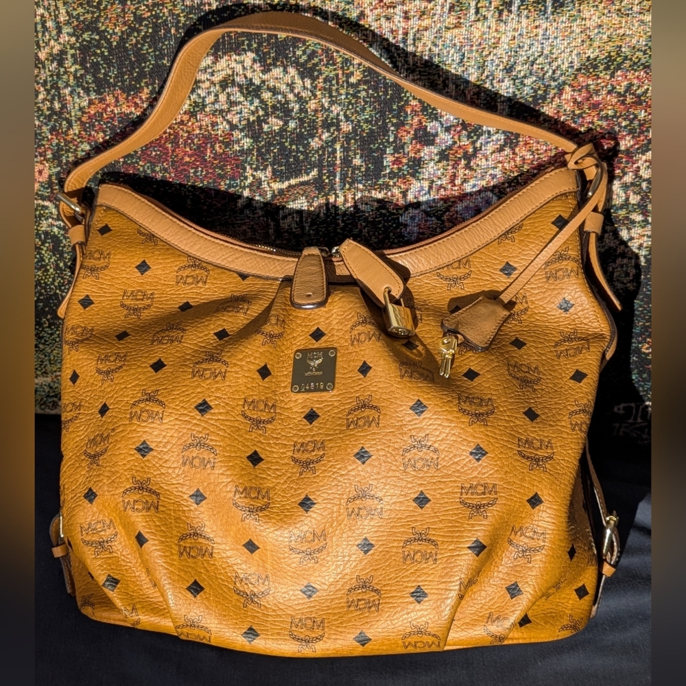 MCM Large Cognac Visits Hobo Shoulder Bag With Working Lock & 2 Keys Excellent!